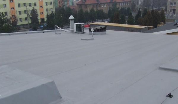 Dach z klimatyzatorem